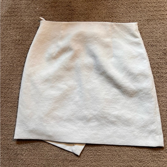 Babaton Aritzia white linen skirt - Picture 4 of 5